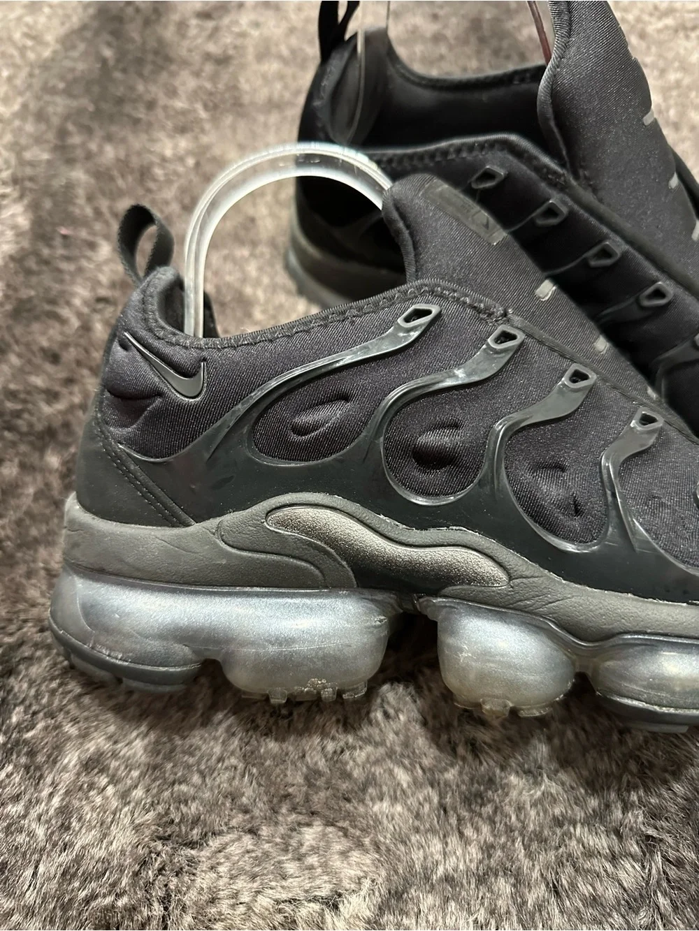 Nike Triple Black Air Vapor Max Plus SE Sneaker Sz 8.5 *NO LACES* Streetwear